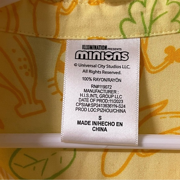 Despicable Me Boys Minions Bananas Button Down Yellow Shirt Illumination Small - Picture 3 of 5